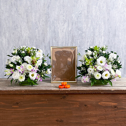 仮祭壇用季節の花アレンジ1対
