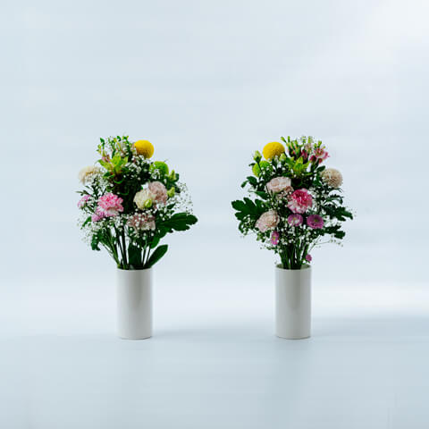 【墓用】洋花メイン 季節花の墓花1対(左右に1つずつ)