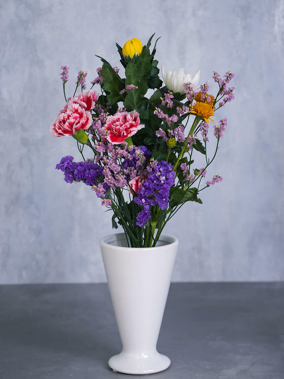 仏壇用】明るい色 季節花の仏花1対（左右に1つずつ） | 広島花屋