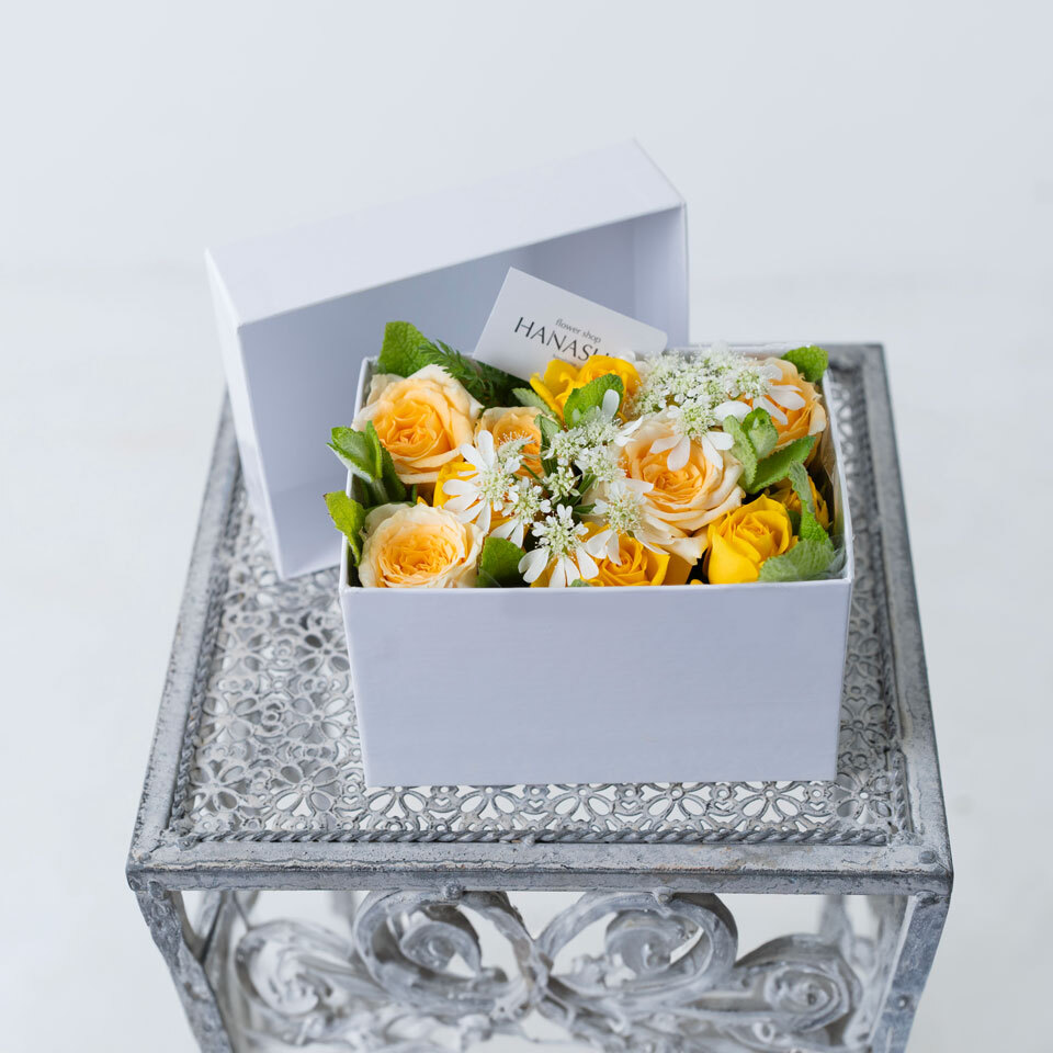 24金バラ型花 専用ボックス付き ボックスフラワー 金色のバラ 9輪 プリザーブドフラワー ギフト 珍しい