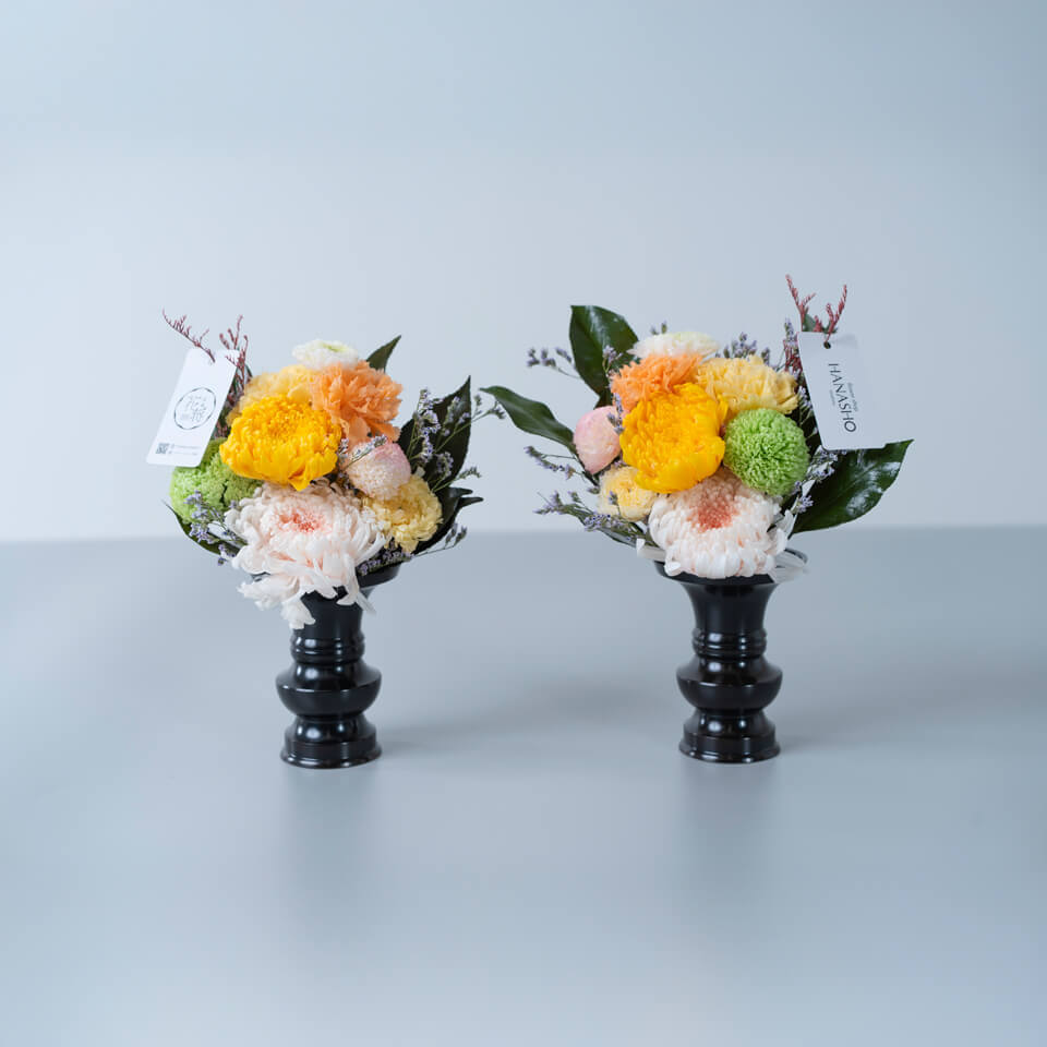 仏壇用 プリザーブドフラワー1対 黄色（黒花瓶2個付き） | 広島花屋