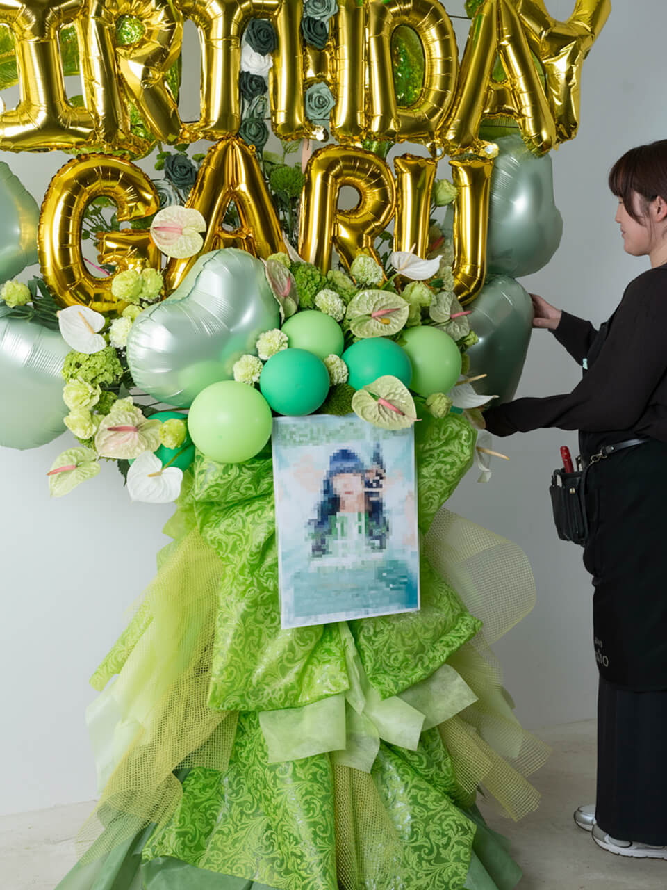 推し活バルーンスタンド】グリーン系 ドレスラッピング 誕生日などに