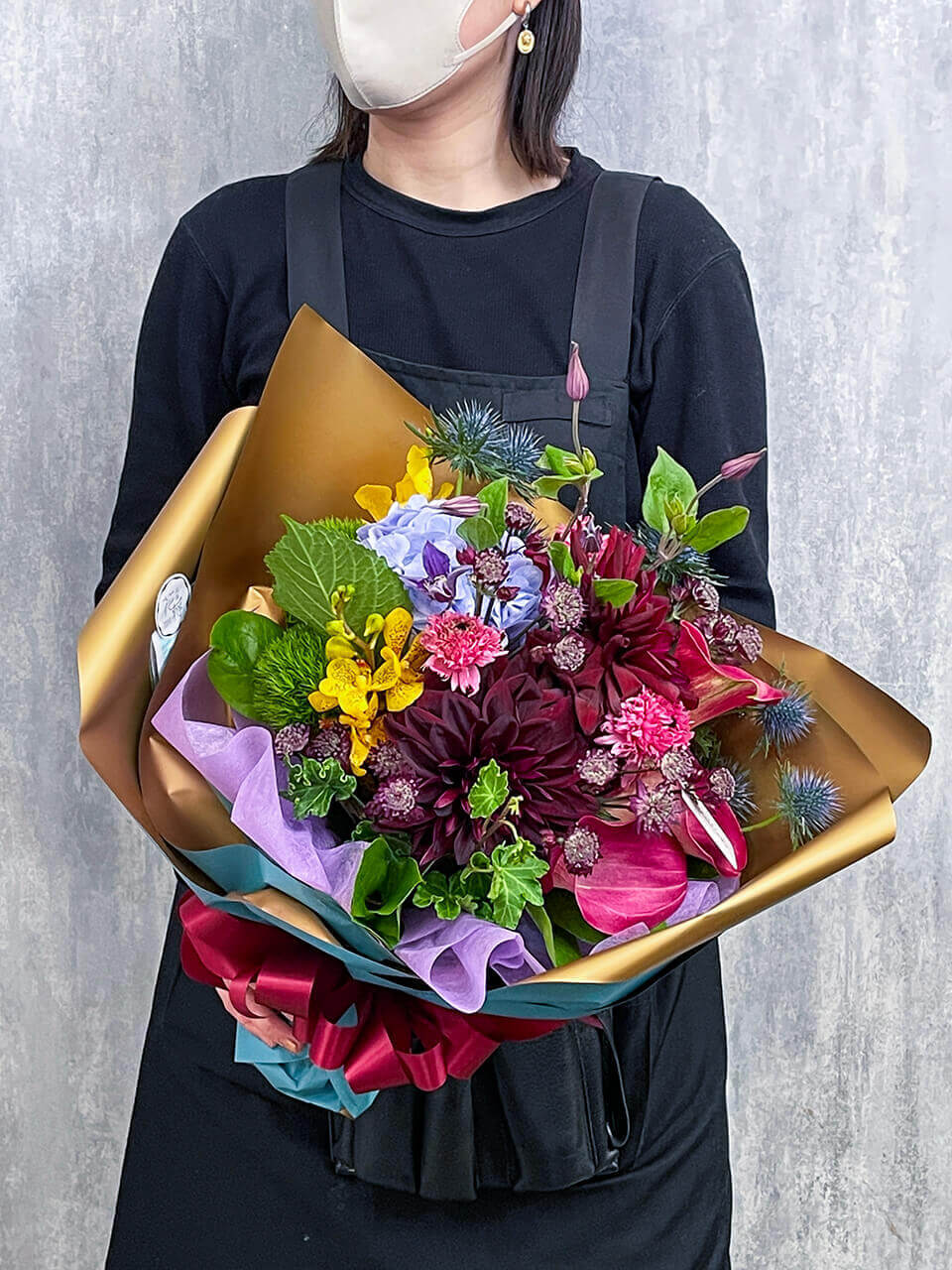 赤ダリアと季節の花の花束 | 広島花屋オンラインショップ花将
