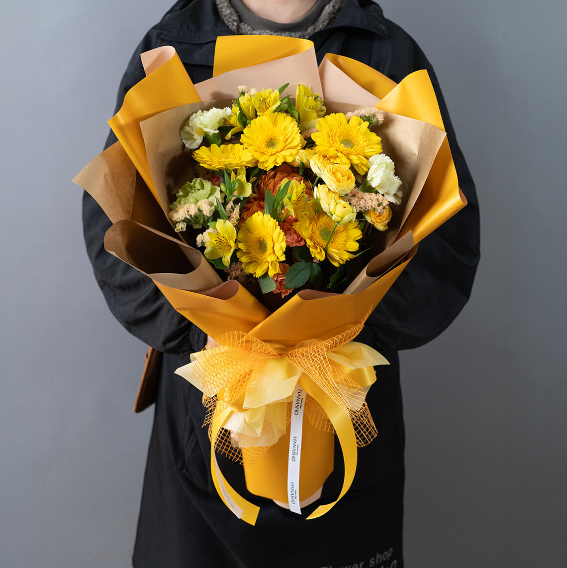 広島の花屋 花将の韓国風ラッピングの花束